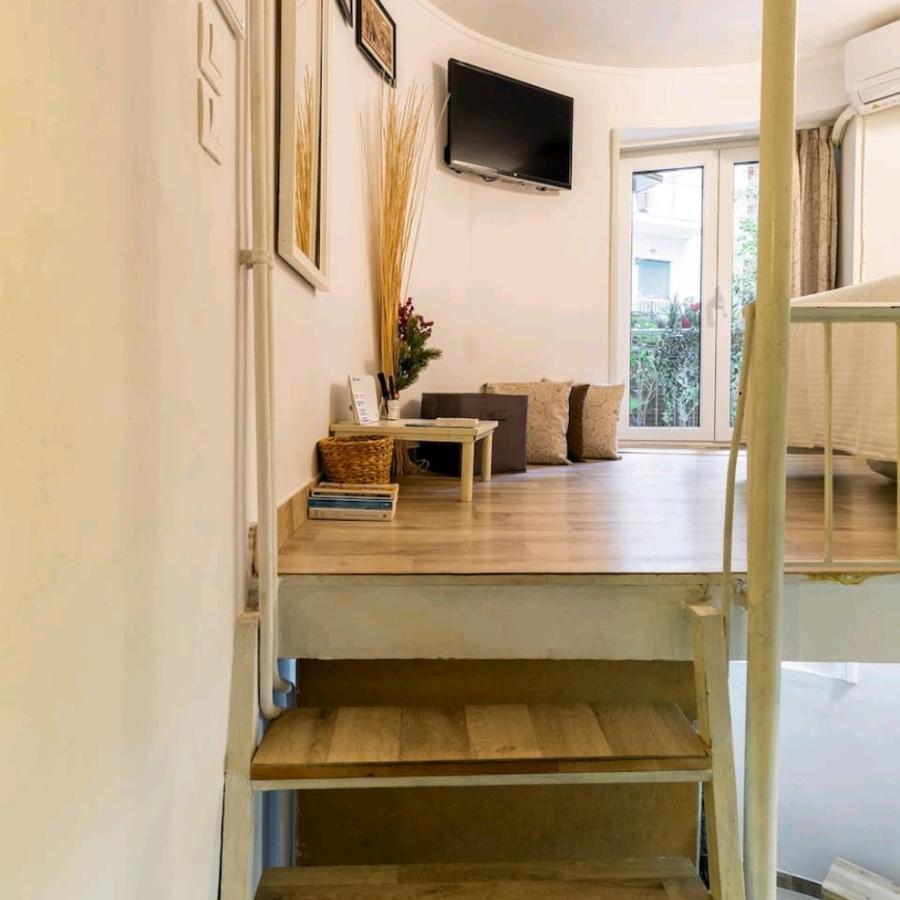 Acropolis Elegant Maisonette By Lodgespot 아테네 외부 사진