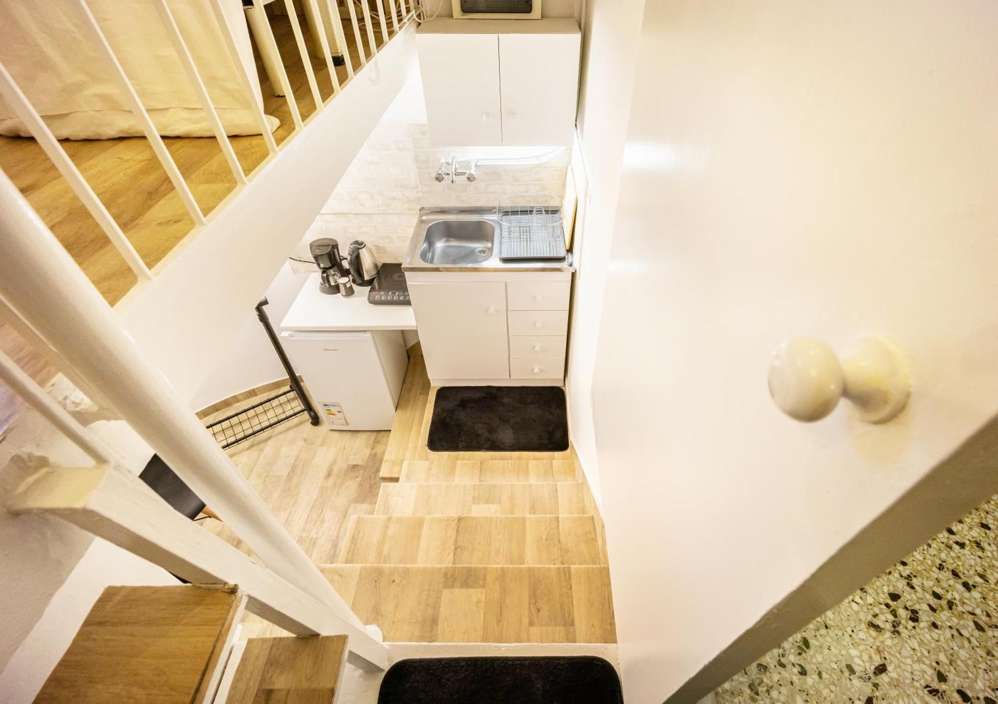 Acropolis Elegant Maisonette By Lodgespot 아테네 외부 사진